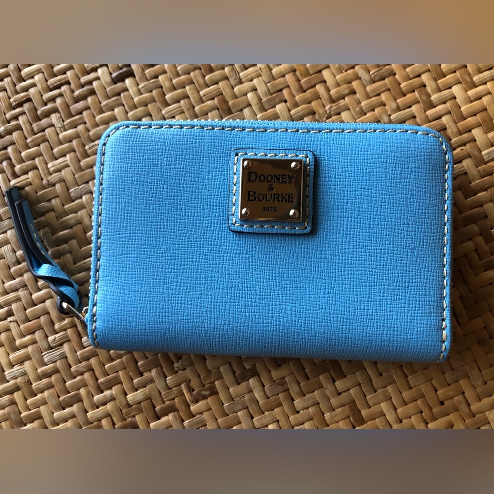 Dooney & Bourke Large zip around credit card wallet - NEW Rare sky blue color